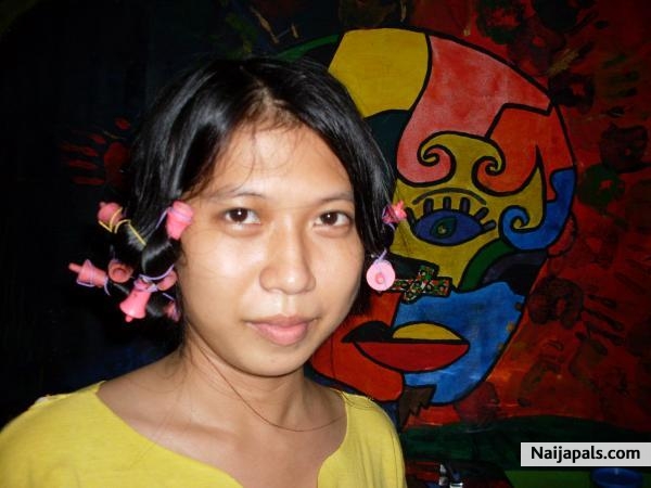 getting ready for my debut!!!!!ahahahahahhaha - click for next photo