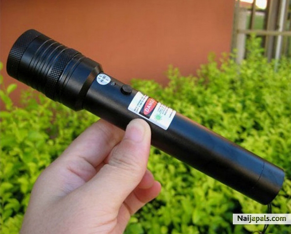 http://www.deulaser.com/warmeableitung-grunen-laserpointer-5000mw.html - click for next photo