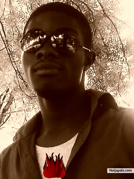 am me.......I love me - click for next photo