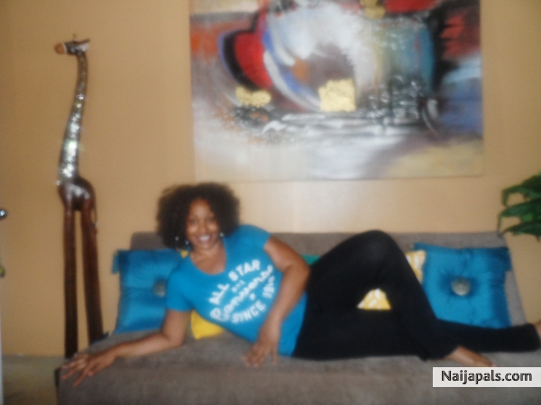 GOOD VIBRATIONS.... - click for next photo