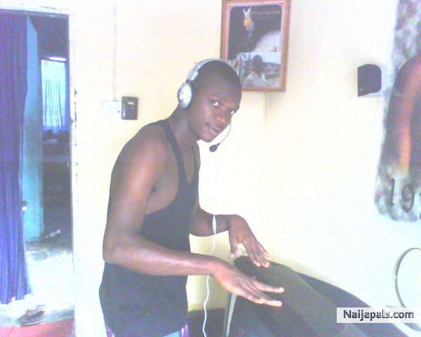  - click for next photo