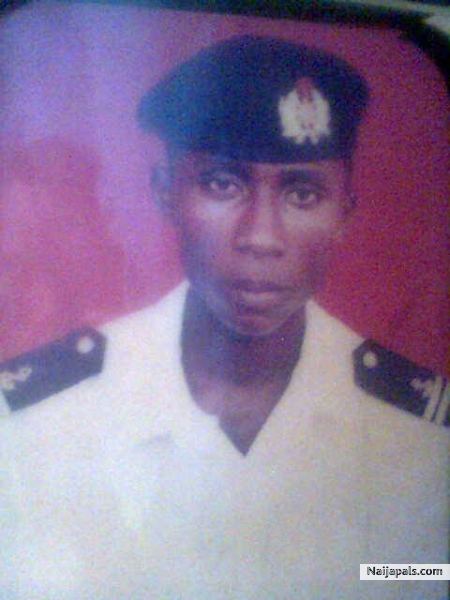 SECOND OFFICER - click for next photo