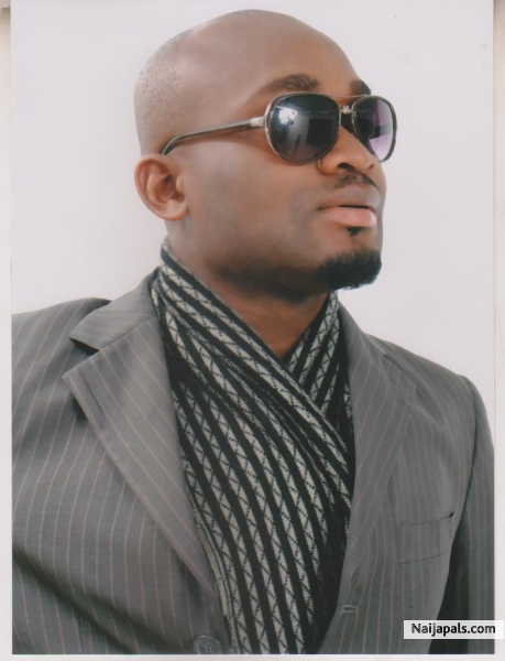All EYEZ on me! - click for next photo