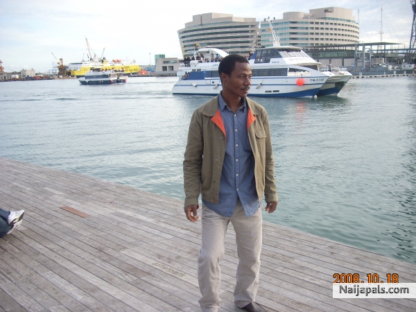  - click for next photo
