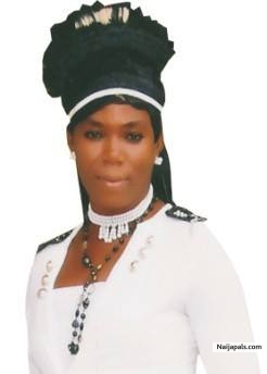Miss Best De Hair Artist/Stylist - click for next photo