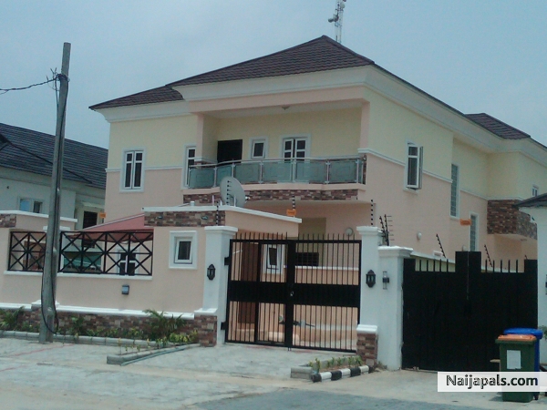 Thnkin of buyinsellin or Letting a property in Lekki lagos ,we will asist you , choose the best area, finding & inspecting the property, verifying the property documents, acquiring the property. CALL:08032394162. BBPIN:30EAA3B1 - click for next photo
