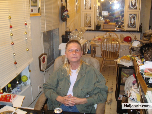 me at my desk as usual - click for next photo