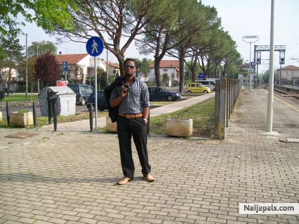 this guy no dey find wahala - click for next photo