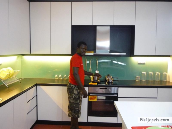 What a woman can do a man can do it perfectly as u can see am in the kitchine - click for next photo