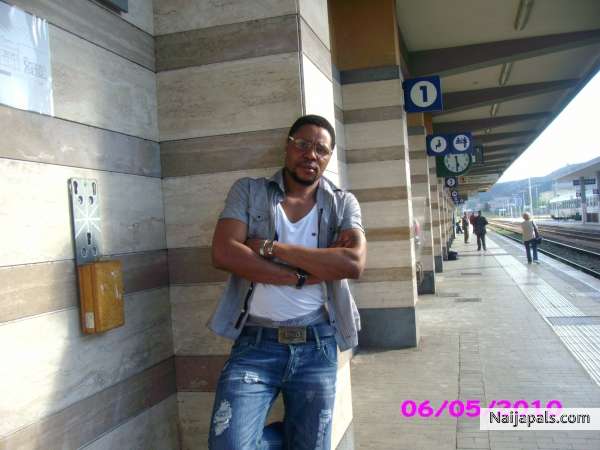  - click for next photo