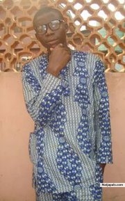 Always gentle, I know dey disturb oooo - click for next photo
