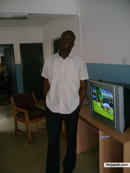Pataki in the office - click for next photo