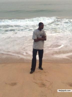 akinzo - click for next photo