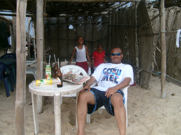 relaxing @ the beach - click for next photo