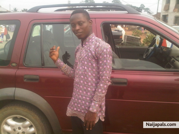 Chilling at a marriage ceremony - click for next photo