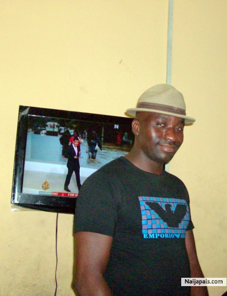  - click for next photo