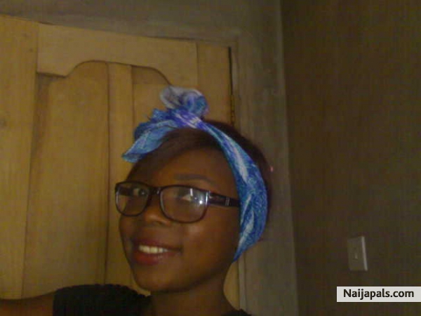 geeky look. - click for next photo