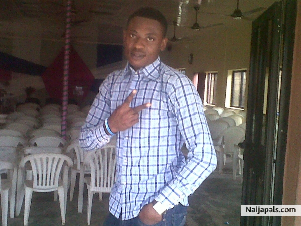 Showing peace sign - click for next photo