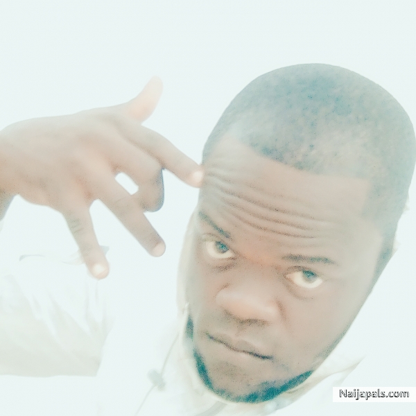 I don' t trying to make music go round I don' t want to f*** with anyone here and get lost with their money and I just want to make my own money and be a reality to hold on me and I believe in myself that' s why I' m not doing on this music things thank you - click for next photo