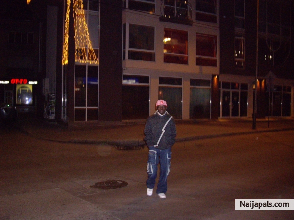  - click for next photo