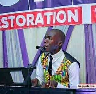 Jackmira will never stop worshipping Jesus till the end of time... - click for next photo