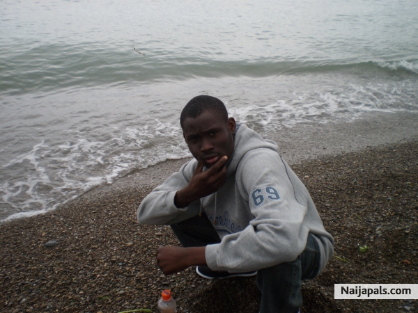  - click for next photo