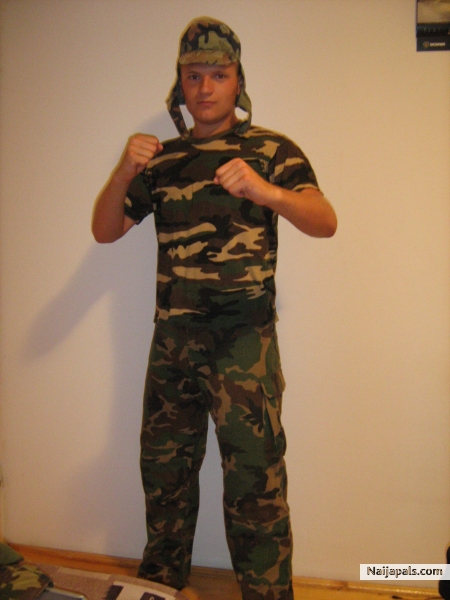  - click for next photo