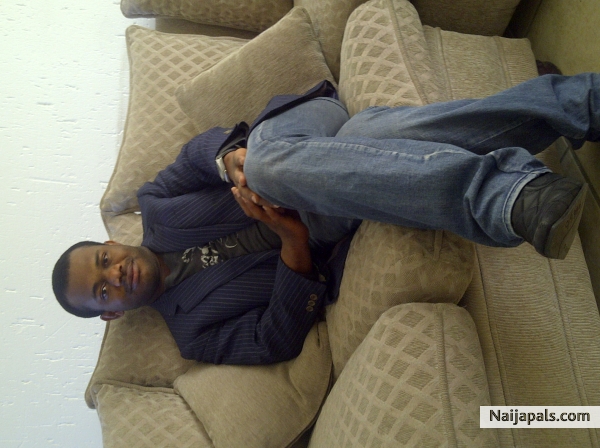 Arusi naemeogo - click for next photo