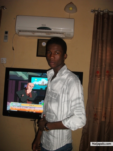 - click for next photo