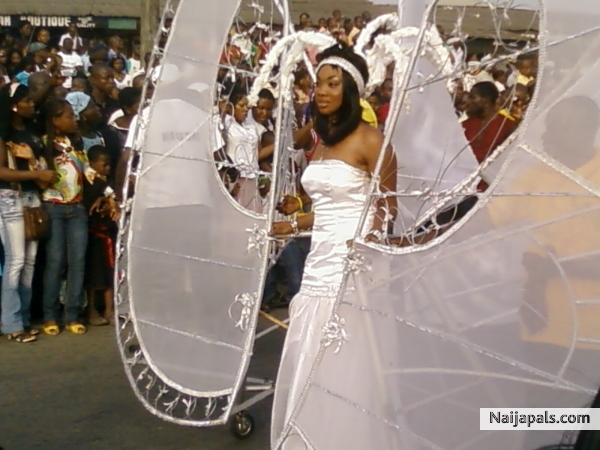 Calabar carnival glamour maiden - click for next photo