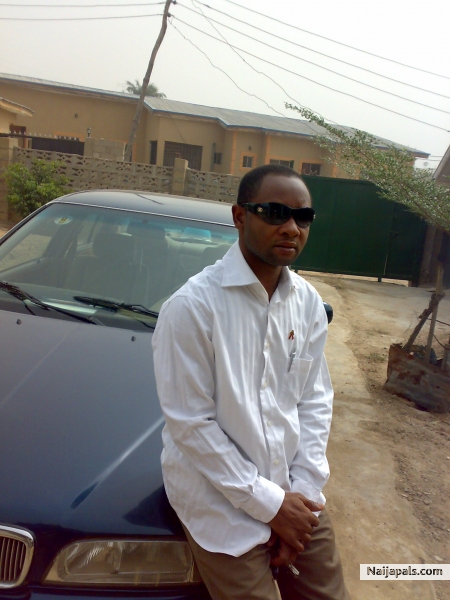 Solo,. - click for next photo
