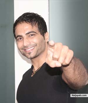 Enjoying you very badly - click for next photo