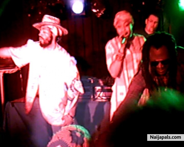 TUKLAN & JESSICA LIVE ON STAGE - click for next photo