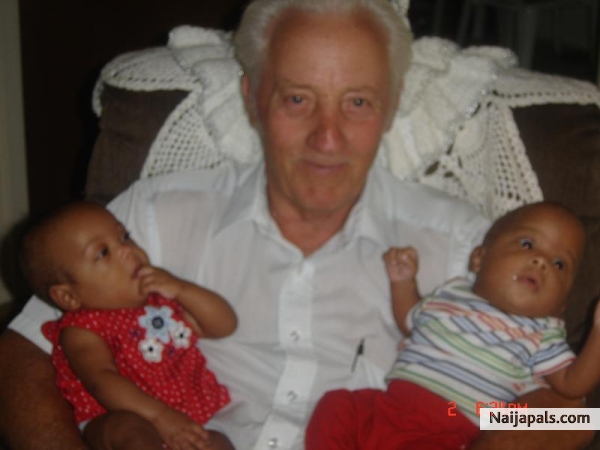 MY DAD AND THE TWINS - click for next photo