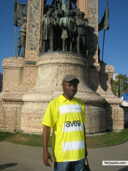  - click for next photo