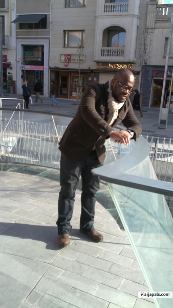  - click for next photo