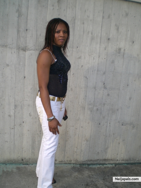 ON MY WAY TO A BIRTHDAY PARTY.... - click for next photo