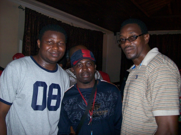 Kingslite (Blightz recordz), moi n B-Elect (Thoroghtbreds n Blightz recordz) - click for next photo