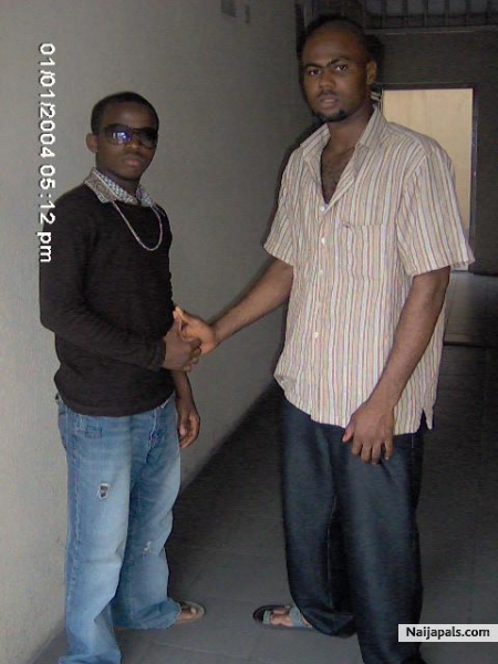 just hand shake - click for next photo