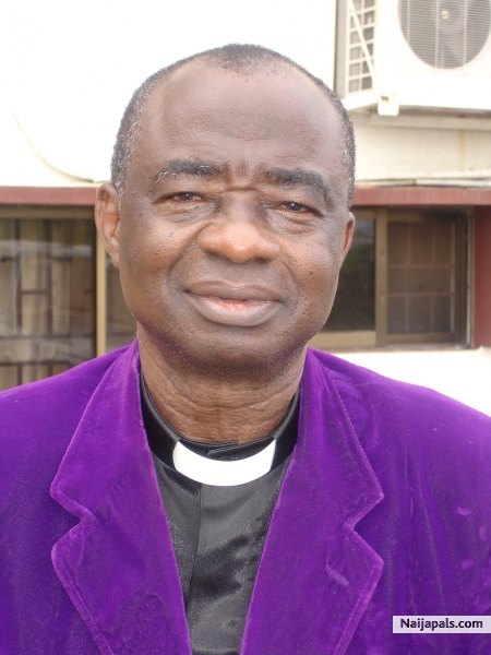 BABA Agba - click for next photo