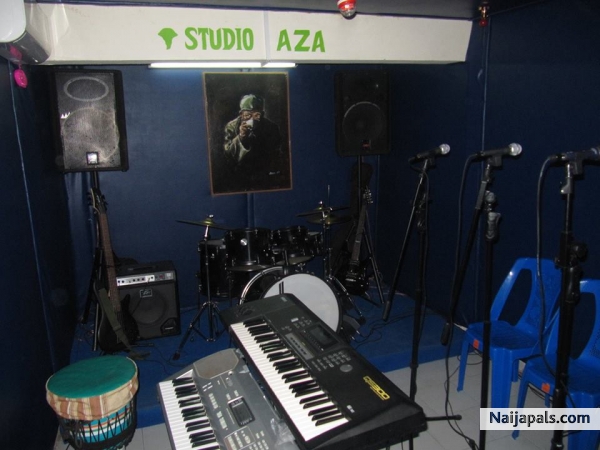 studio aza - click for next photo