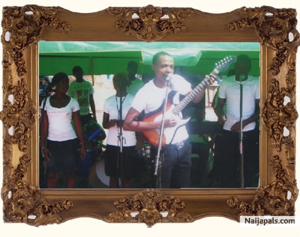 concert time with favour - click for next photo
