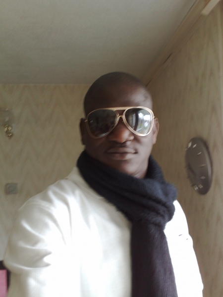 Simply Tunde - click for next photo