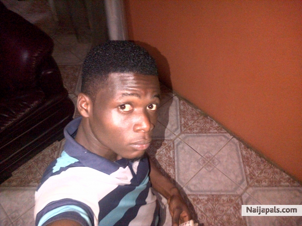 Emi noni - click for next photo