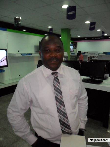 Olusegun Olasubomi Akinpelumi - click for next photo