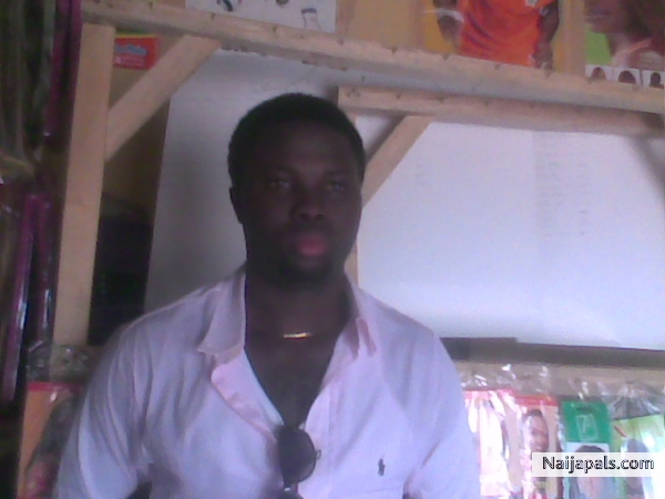 I' m sarchin 4tru luv. Is there stil a honest educated lady who culd luv a man 4who he is? - click for next photo