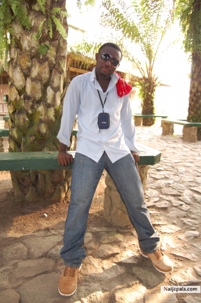 jst relaxn... - click for next photo