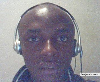 listening to MUSIK - click for next photo