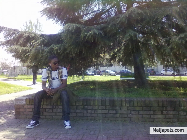  - click for next photo