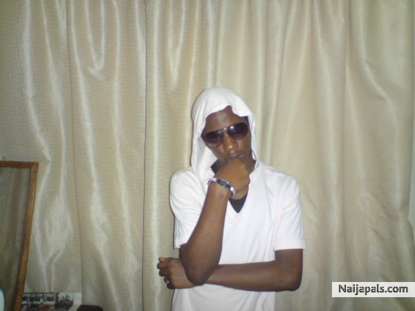 Wats is he always thinkin - click for next photo